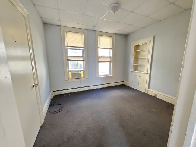 Living room - 1420 Buffalo St