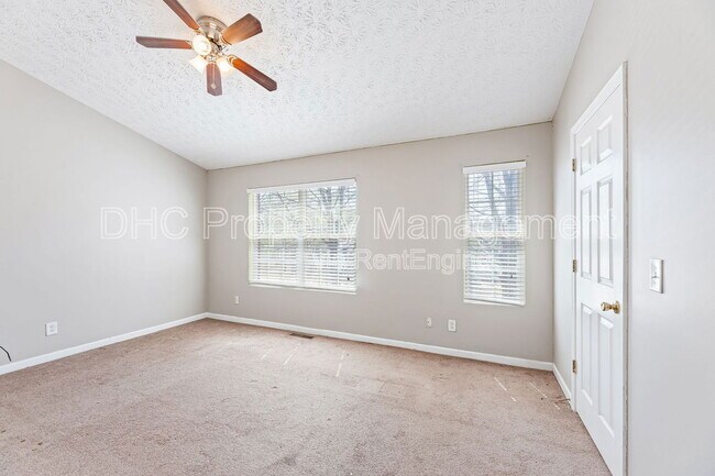 Foto del edificio - 5607 Strathmoor Manor Cir