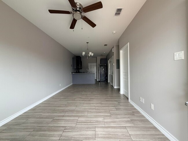 Building Photo - 5601 Cuenca Dr