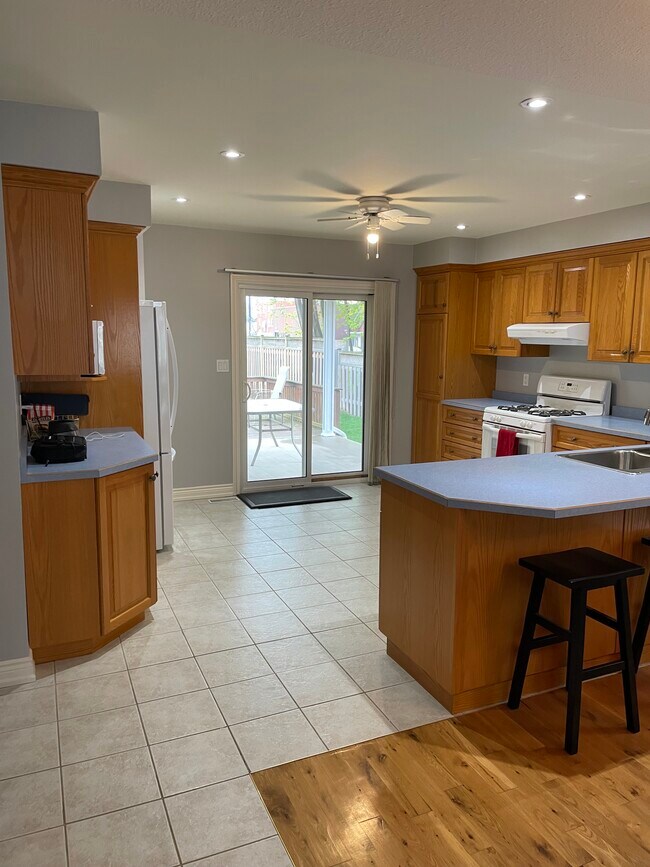 Kitchen - 10 Dexter St