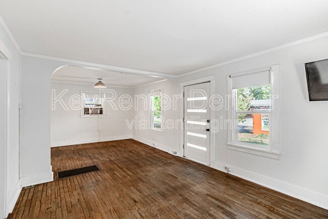 Building Photo - 421 N Stuart St