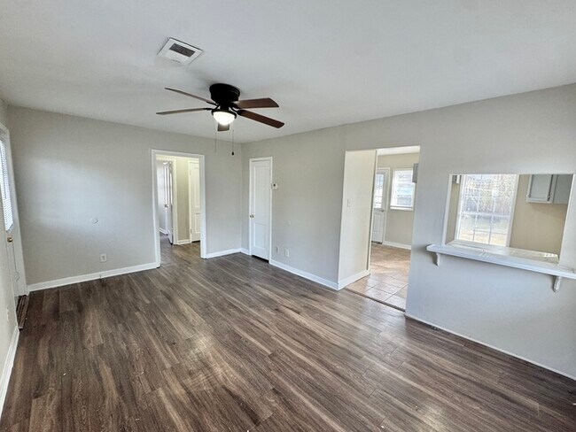 Building Photo - 4065 Westover Ave