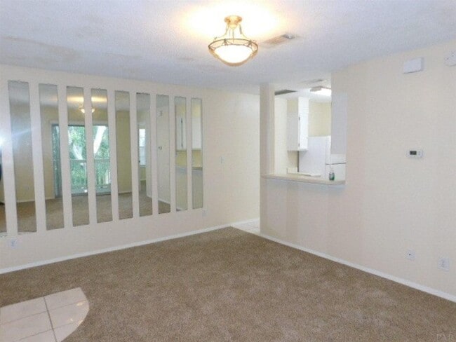 Foto del edificio - 501 E Burgess Rd