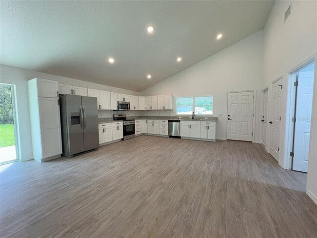 Foto del edificio - 8861 ALBERTSON Ct