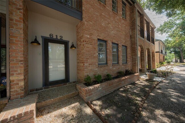 Building Photo - 612 N Eldridge Pkwy
