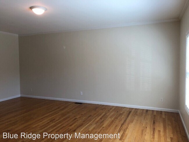 Building Photo - 3 br, 2.5 bath House - 624 Saint Andrews D...