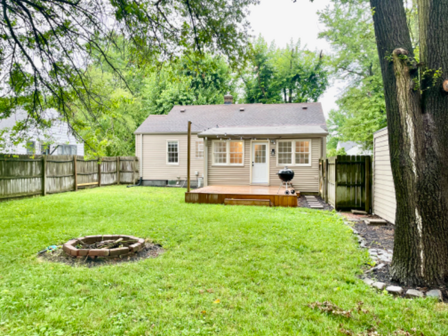 Building Photo - 5348 Primrose Ave