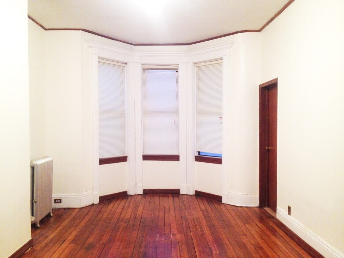 Foto principal - 267 Covert St.
