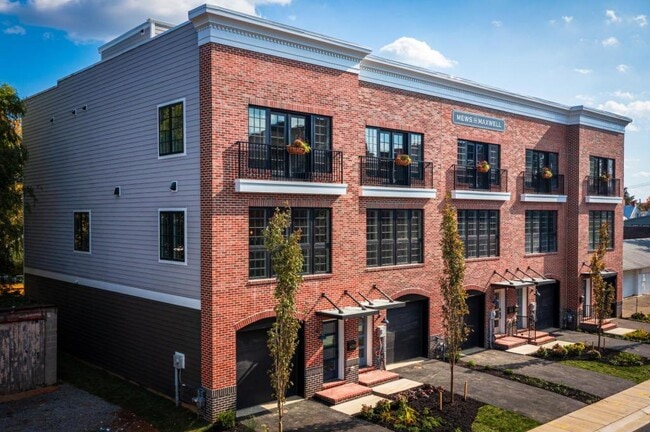 Building Photo - 418 N Maxwell Ave