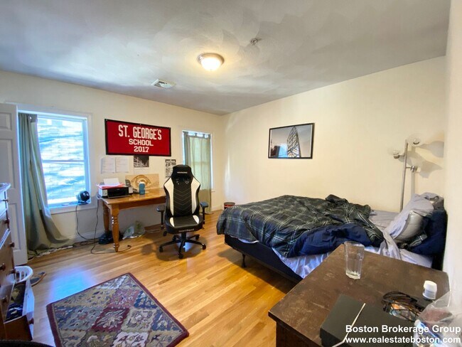 Foto del edificio - 146 Hillside St