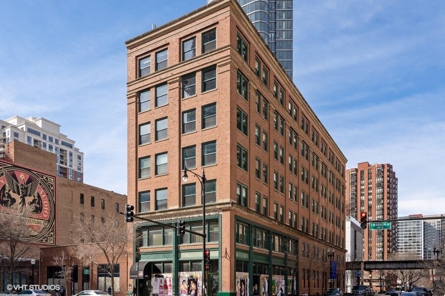 Primary Photo - 900 S Wabash Ave