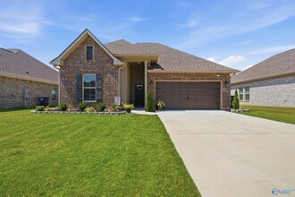Building Photo - 204 James River Dr
