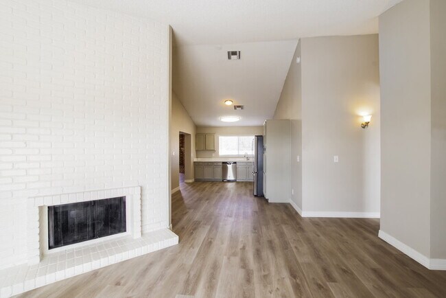 Foto del edificio - 5222 W Aster Dr