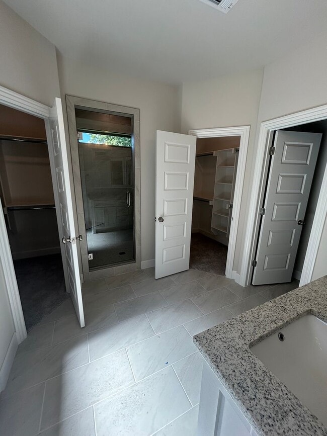 Building Photo - Beautiful Bentonville Home! 4 Bedrooms, 2 ...
