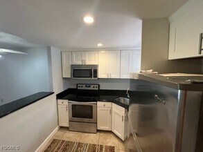 Building Photo - 150 Turtle Lake Ct