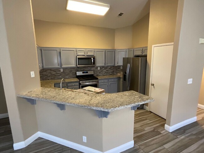 Foto del edificio - Single story 4br, 2bth, 2cg