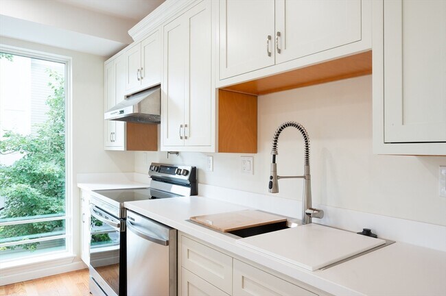Foto del edificio - 171 Everett St