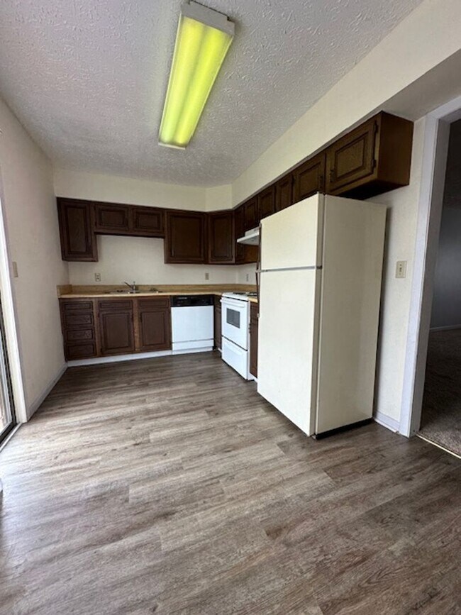 Foto del edificio - 2 Bedroom / 1.5 Bath Townhouse, Kingsport TN