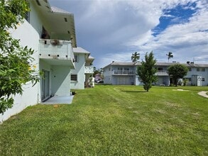 Building Photo - 7660 SW 82nd St
