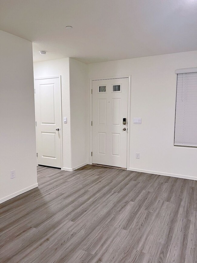 Foto del edificio - Smart Home, brand new, amazing townhome, 3...