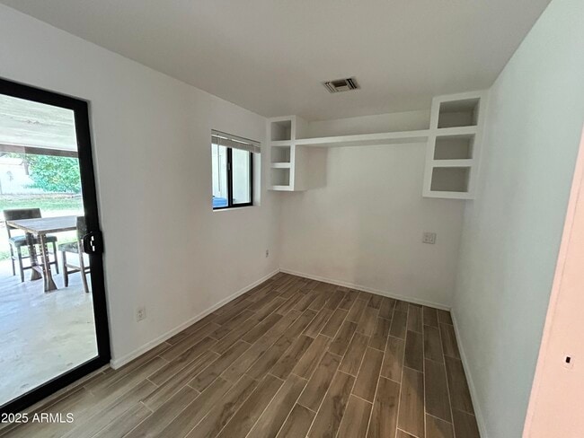 Foto del edificio - 1014 E Orange Dr
