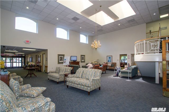 Foto del edificio - 565 Albany Ave