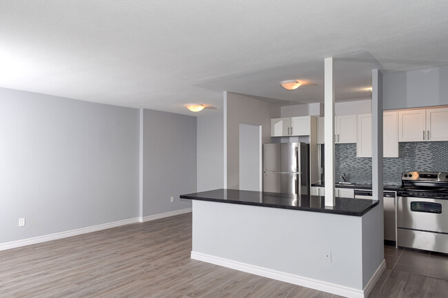 Building Photo - 2185 Lawrence Avenue East