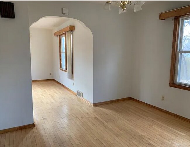 Foto del edificio - Remarkable 4-bedroom Home! PETS WELCOME