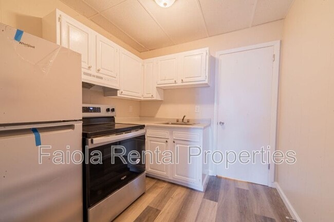 Building Photo - 112 N High St