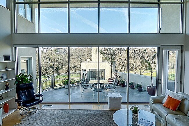 Foto del edificio - 108 Lost Oak Ct