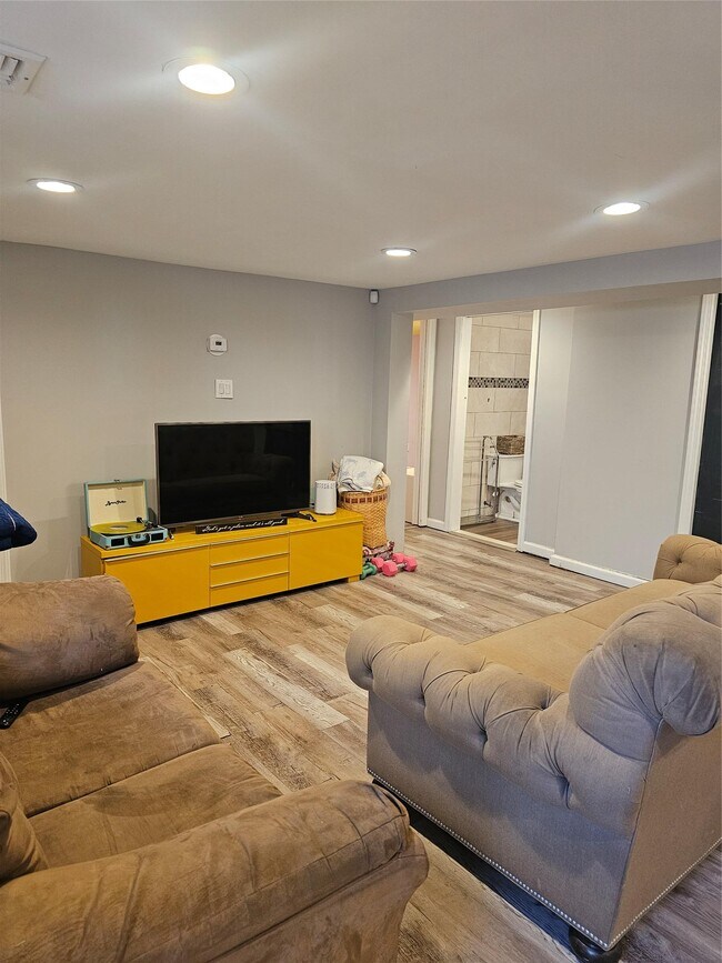 Foto del edificio - 52 Hilltop Ln