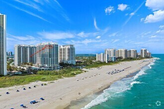 Building Photo - 3100 N Ocean Dr