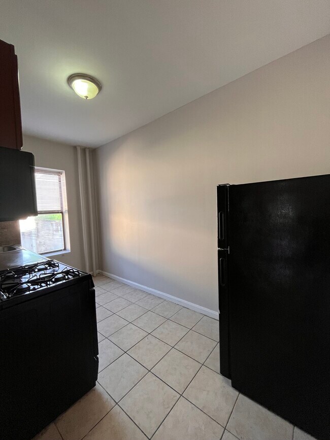 Unit 24 - 63 Stuyvesant Ave