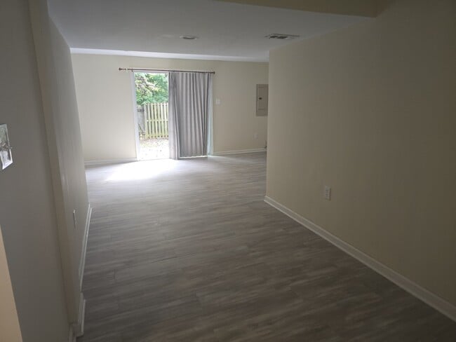 Building Photo - 6803 Ammendale Way