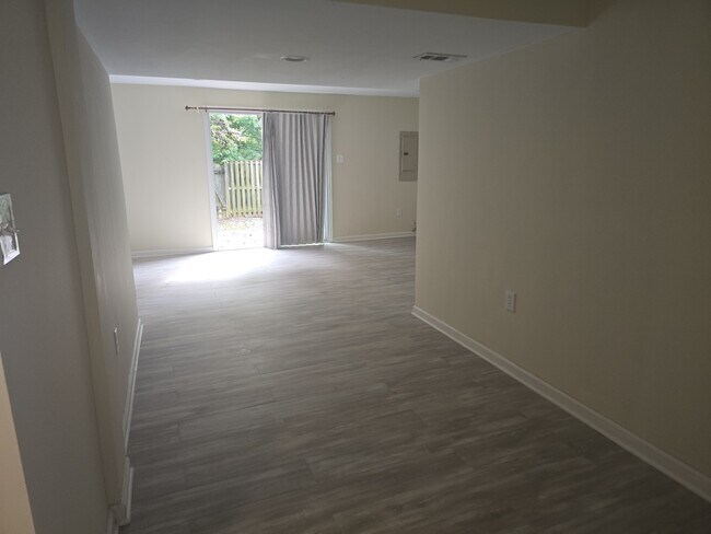 Foto del edificio - 6803 Ammendale Way