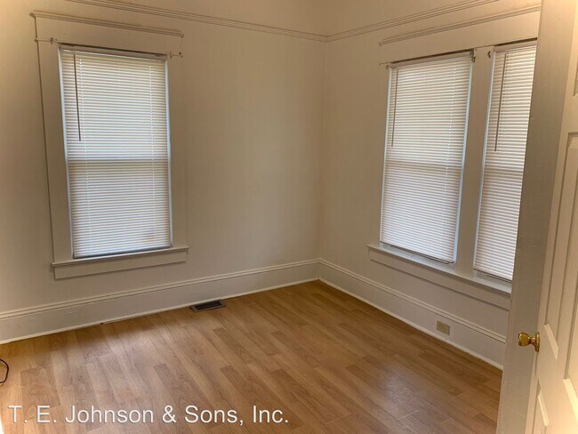 Foto del edificio - 5 br, 2 bath House - 323 E. 16th St