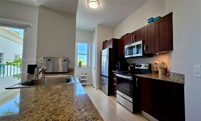 Foto del edificio - 20000 E Country Club Dr