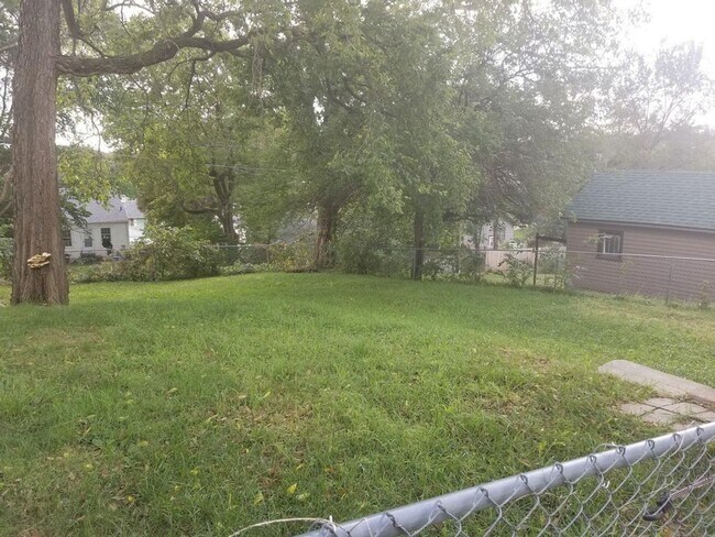 Foto del edificio - Spacious 4 Bedroom 1.5 Bath House!!