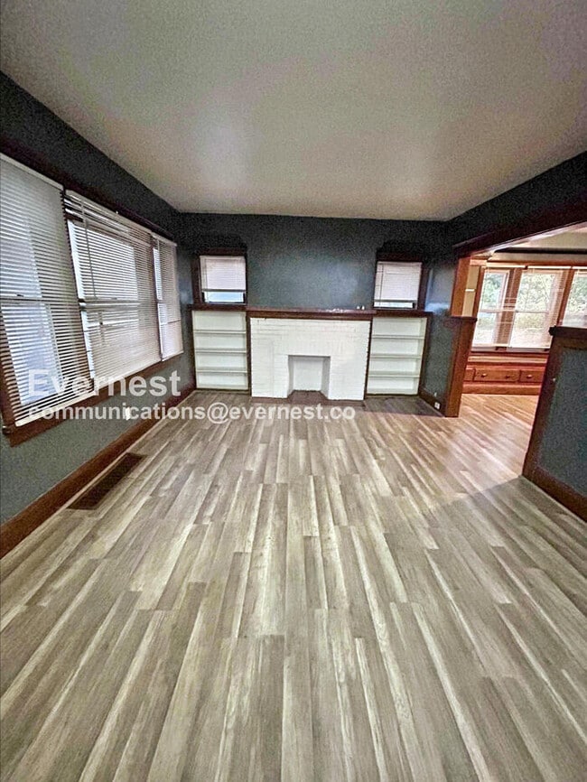 Building Photo - 12701 Benham Ave