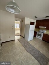 Building Photo - 228 W 8th St