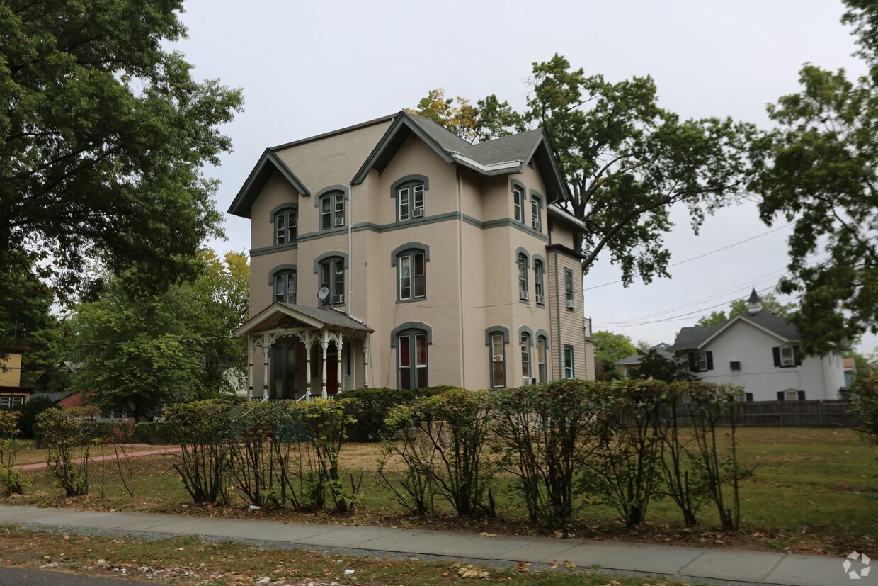 Primary Photo - 70-74 Washington Dr