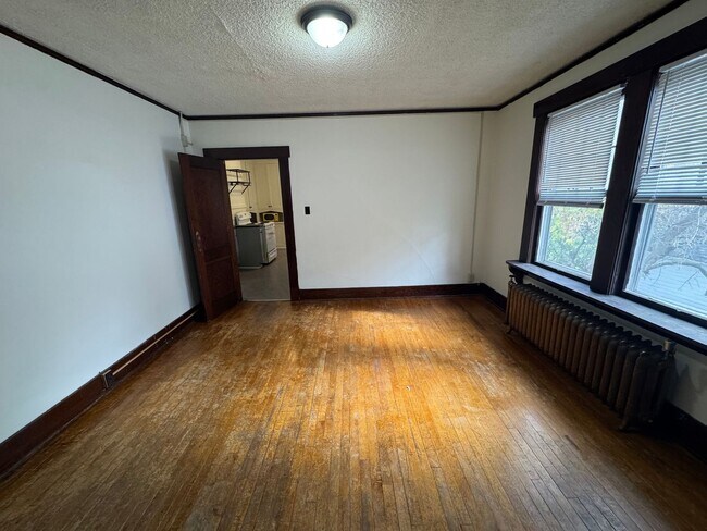 Foto del edificio - 616 S Grand Ave