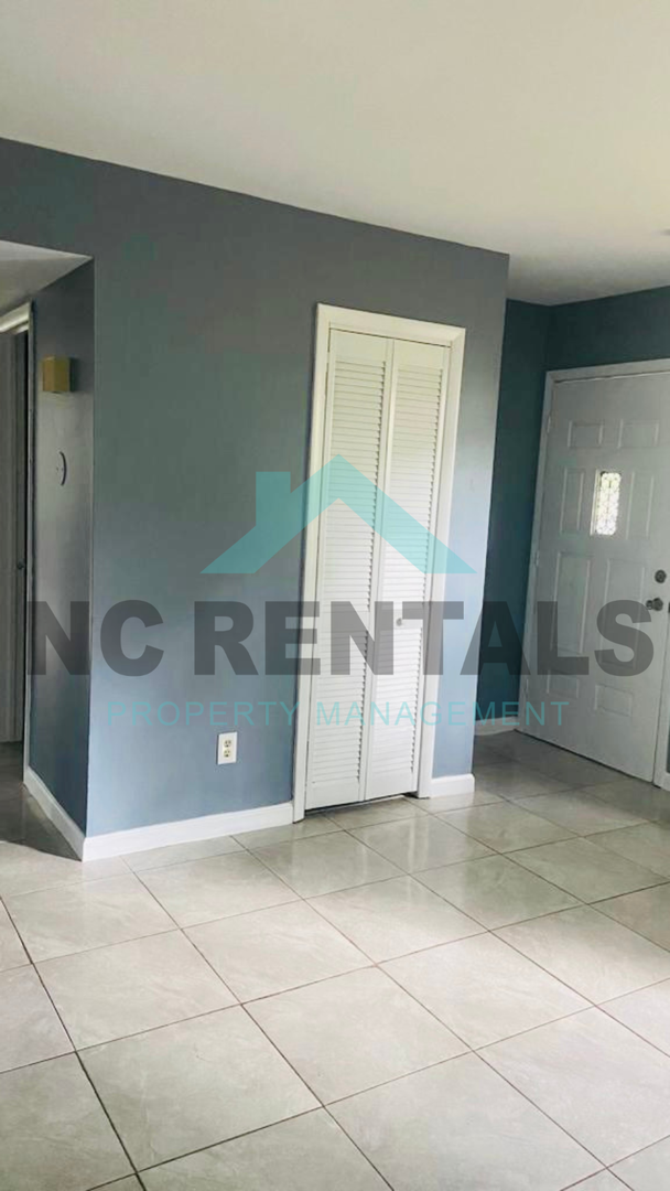 Foto del edificio - 3 BEDROOM 1 BATH GREENSBORO NC 27405