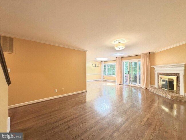 Foto del edificio - 6353 Brampton Ct