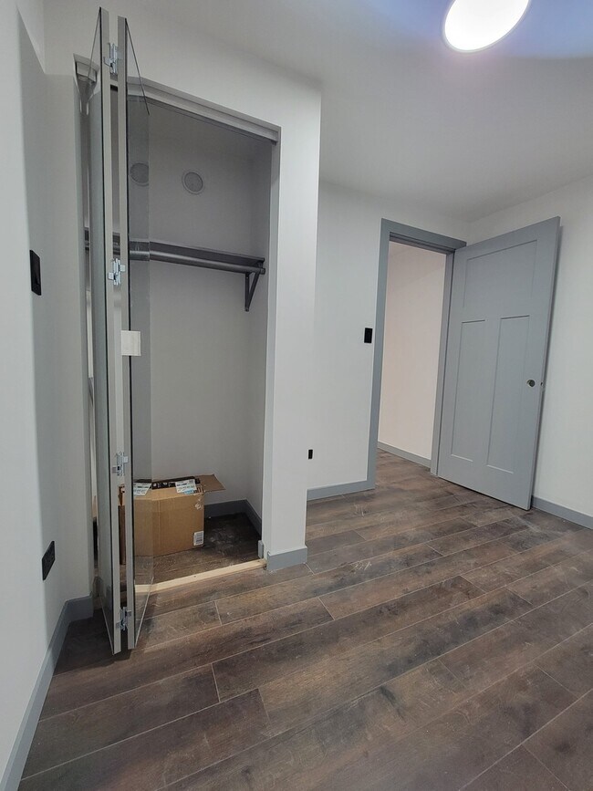Foto del edificio - 1833 W 21st St