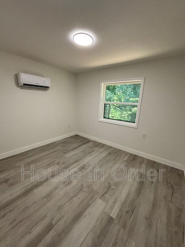 Foto del edificio - 211 Cowan St