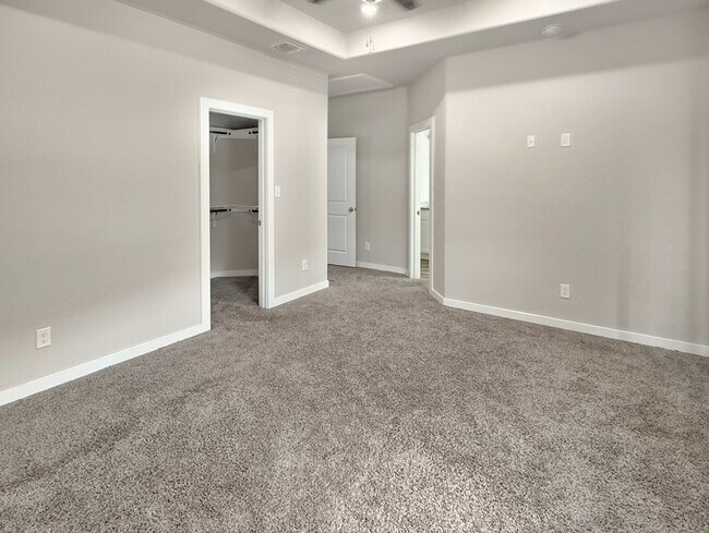 Foto del edificio - Modern 3-Story Townhome Near The Rim & La ...