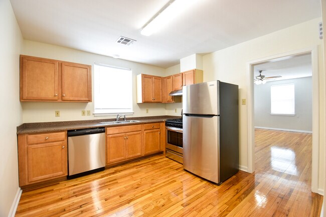 Building Photo - 3913 Bauvais St