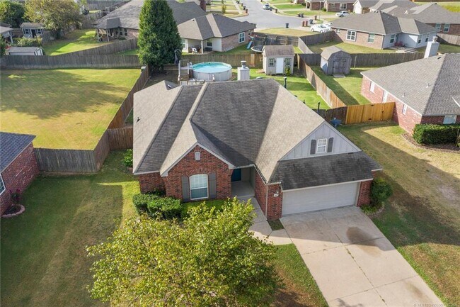 Foto del edificio - Glenpool Beauty!  3 Bedroom, 2 Bath Home