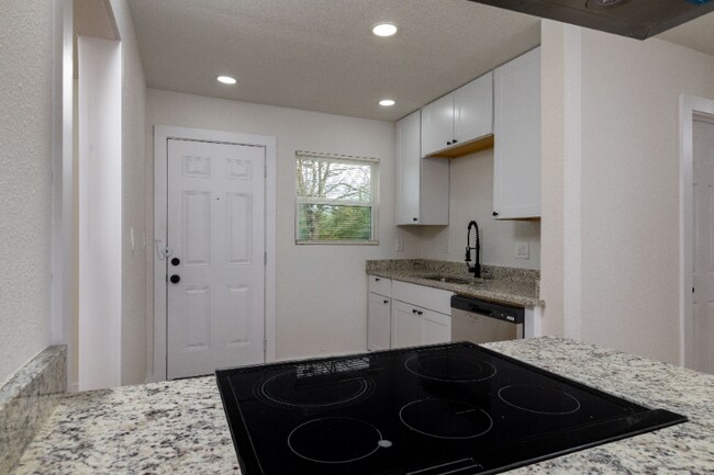 Building Photo - 3501 Canyon Ridge Ave